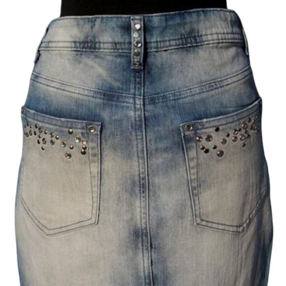 Cache Denim Rhinestone Metal Stud Skirt Slight Distress Stretch New $98 NWT - Picture 3 of 6